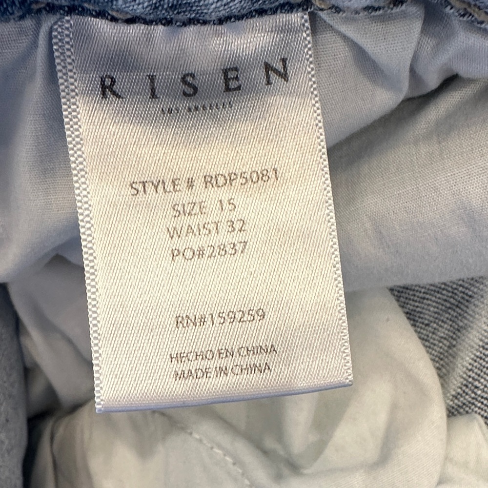 RISEN Light Wash Women's Jeans with Distressed Knees - Picture 3 of 10